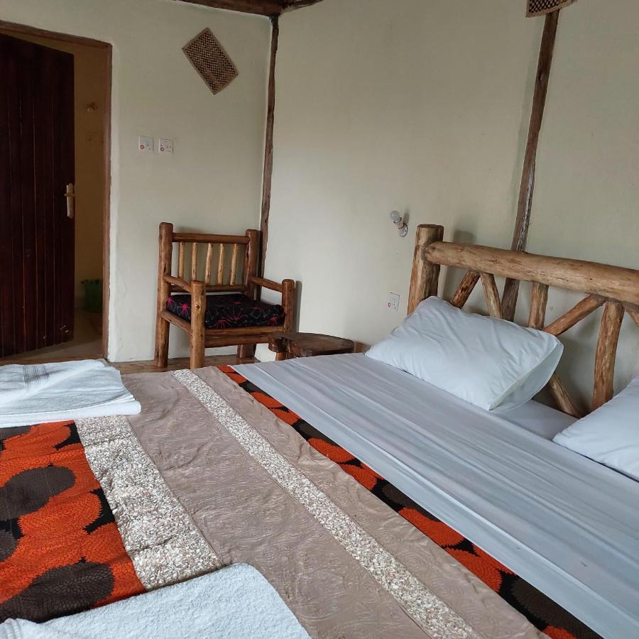 Songbird Safari Lodge & Campsite Katunguru Exteriör bild