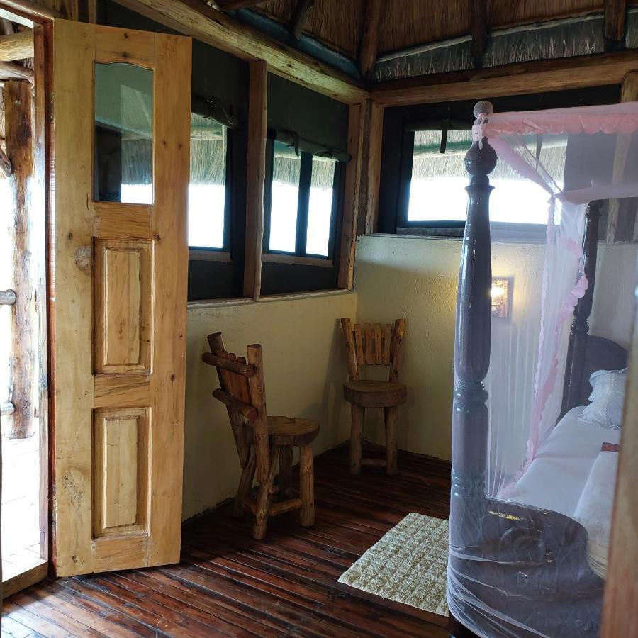 Songbird Safari Lodge & Campsite Katunguru Exteriör bild