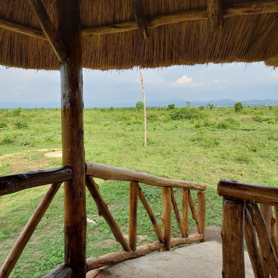 Songbird Safari Lodge & Campsite Katunguru Exteriör bild