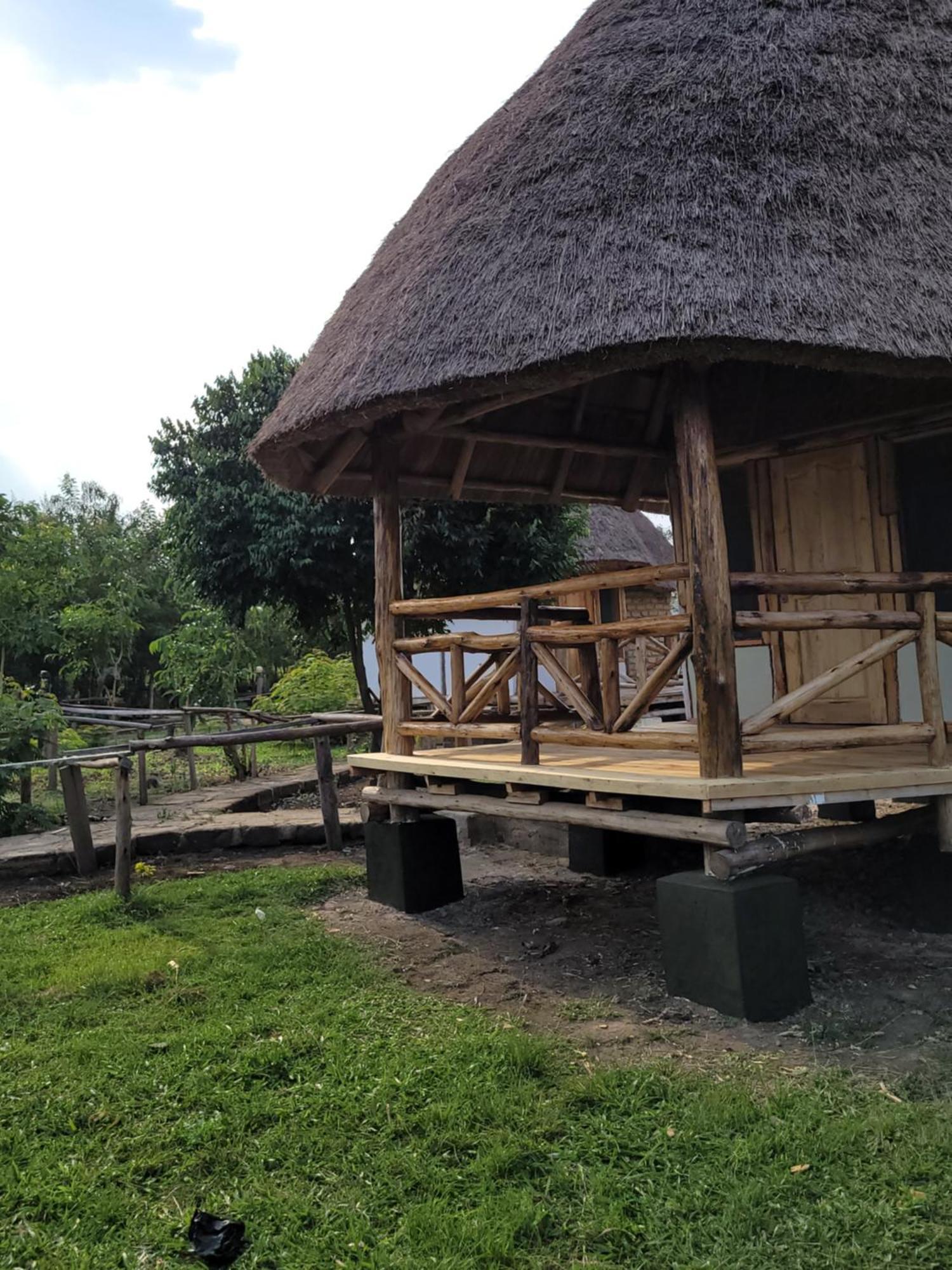 Songbird Safari Lodge & Campsite Katunguru Exteriör bild