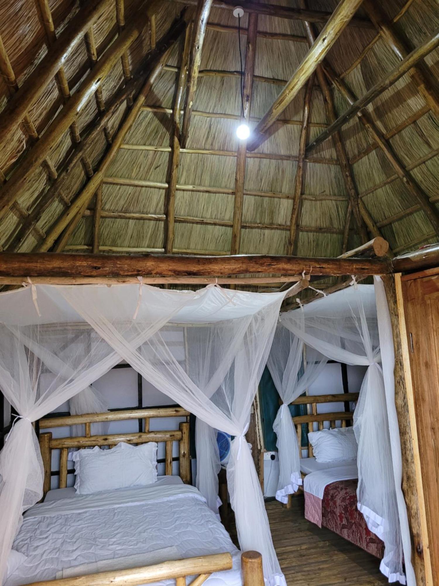 Songbird Safari Lodge & Campsite Katunguru Exteriör bild