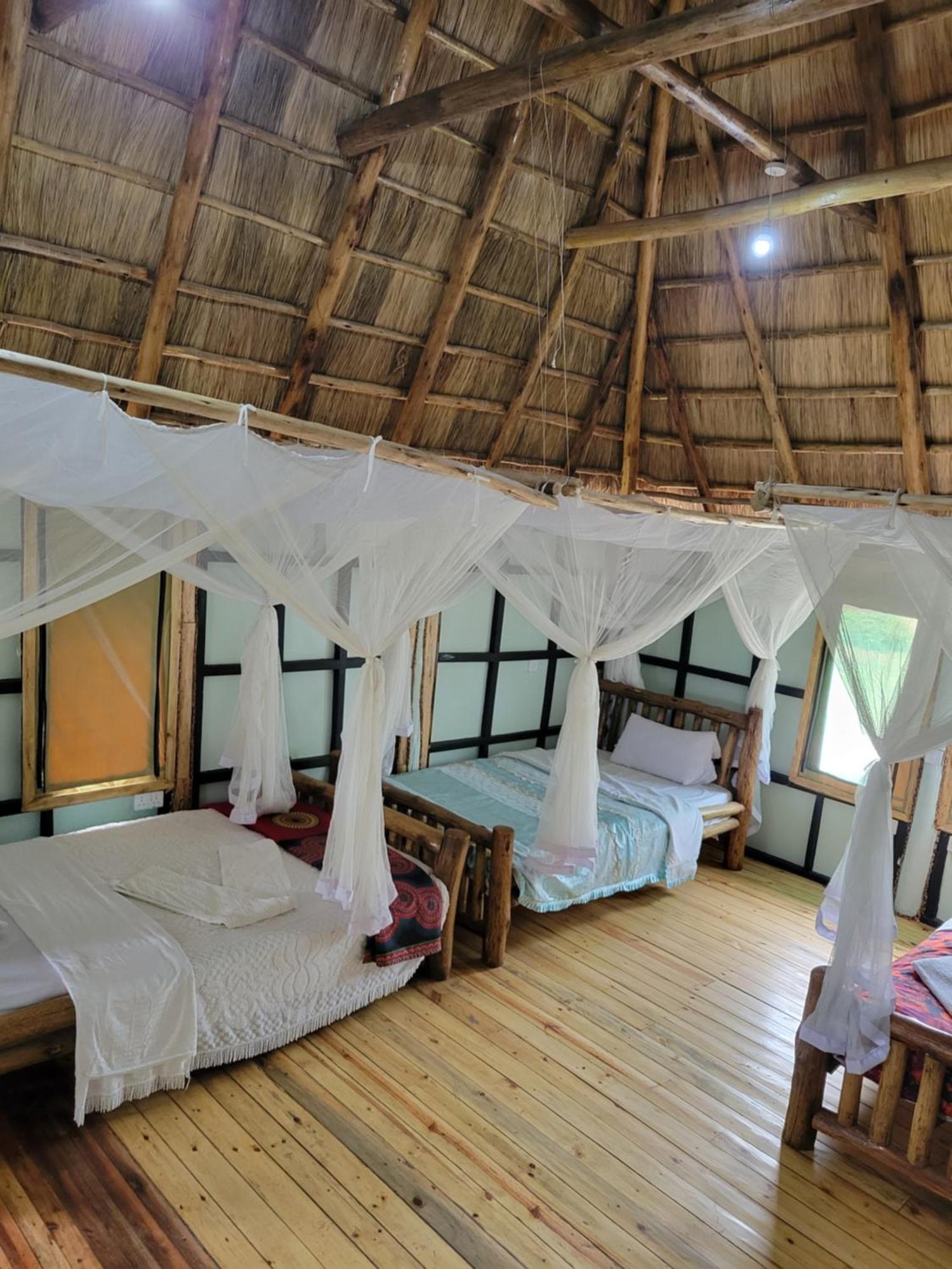 Songbird Safari Lodge & Campsite Katunguru Exteriör bild